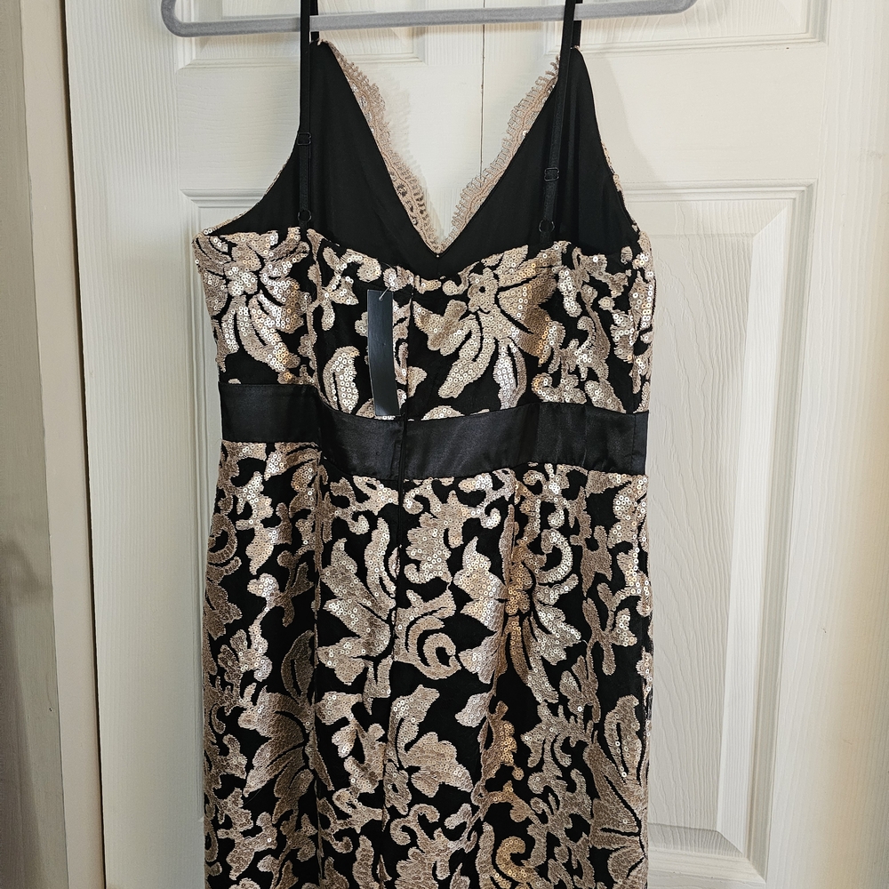 Elegant Black and Gold Lace Evening Gown By VENUS sz 16, NEW! - Picture 4 of 10